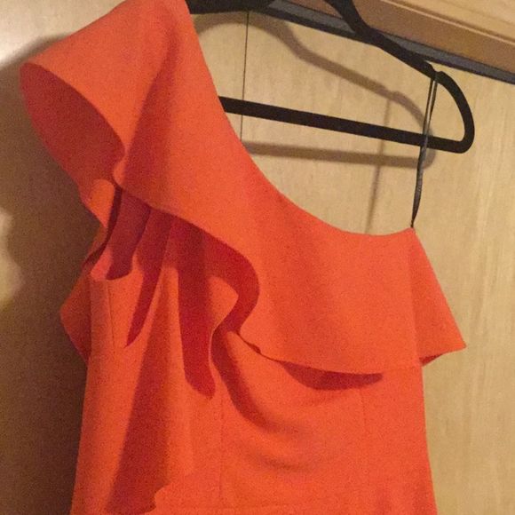 Black Halo Canyon Cold One Shoulder Kimora Sheath - Picture 4 of 13